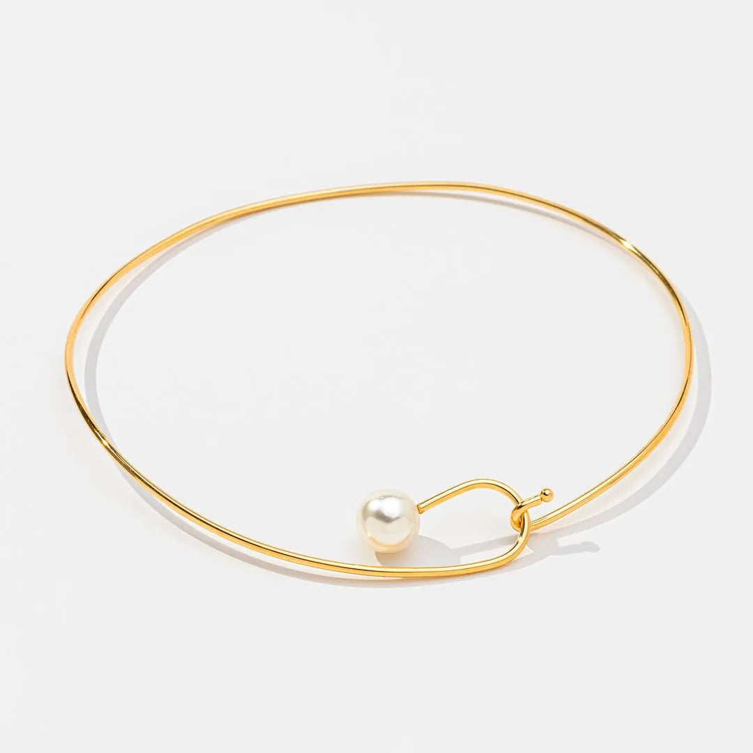 Choker clássica com pérola banhada a ouro 18k
