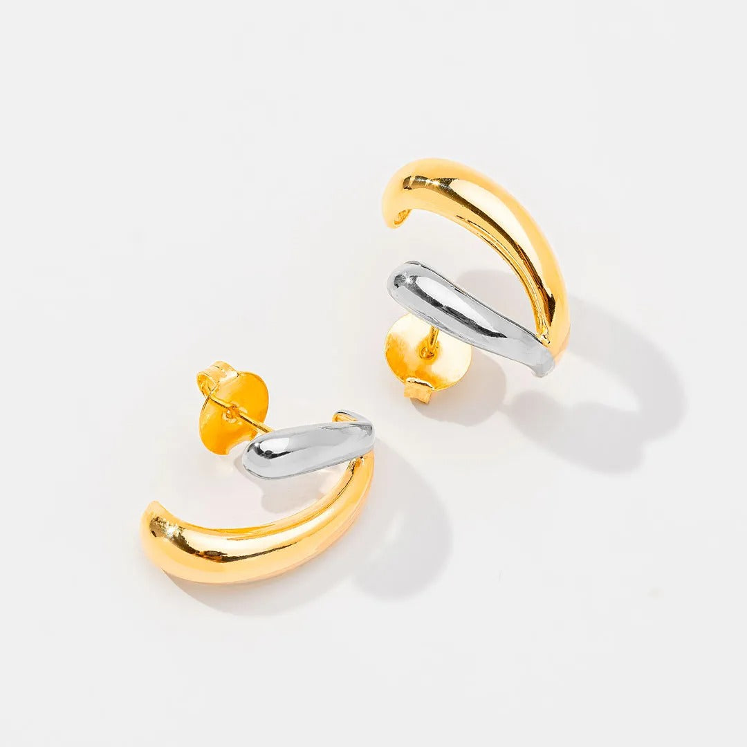 Brinco ear hook com dois banhos